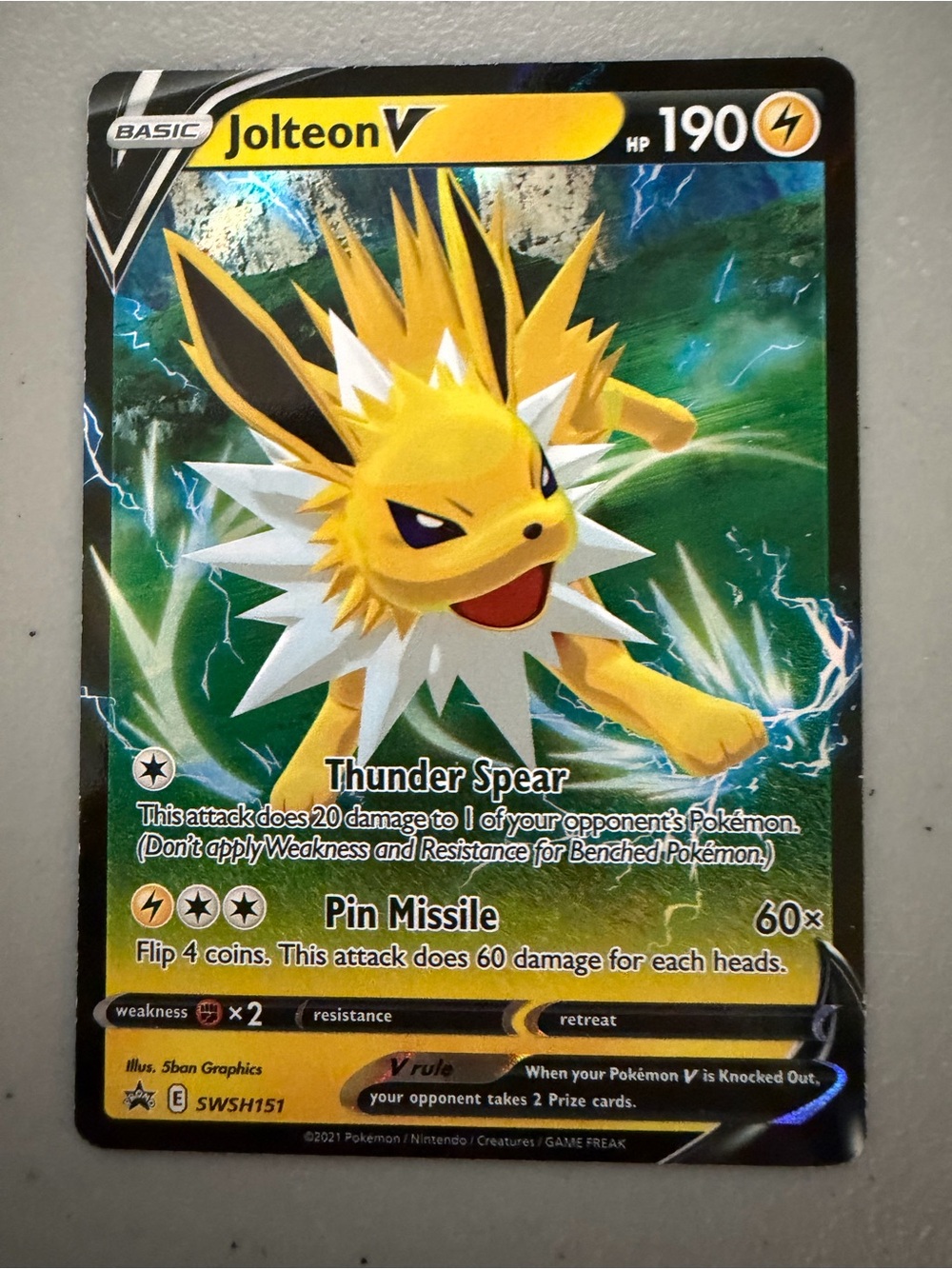 Pokémon TCG Jolteon V SWSH151 Black Star Promo Holo 2021